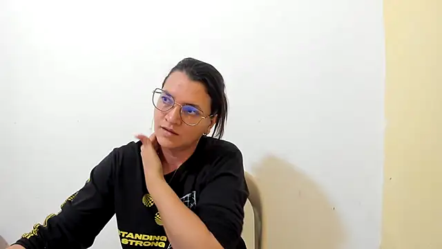 MARILYN GARCIA online show from October 11, 2:20 pm