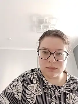 JulieTailor online show from August 9, 10:52 am
