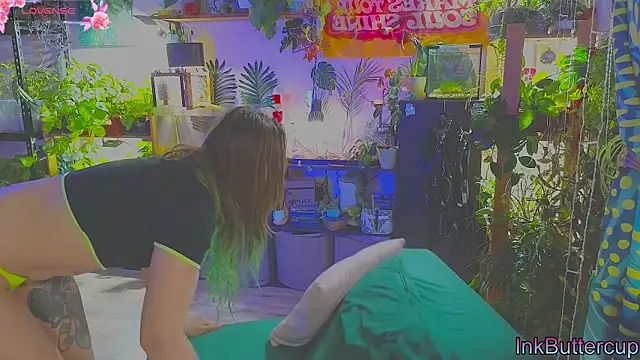 Dead Butterfly online show from October 12, 2:58 am