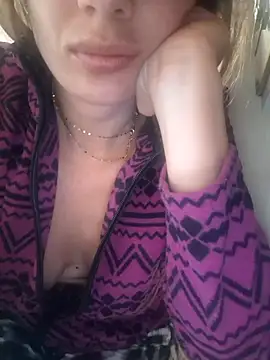 fammefatale1987 online show from November 16, 1:11 pm