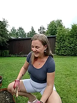 SwedishJennifer online show from June 4, 4:33 pm