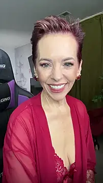 RubyLynne online show from April 11, 8:45 pm