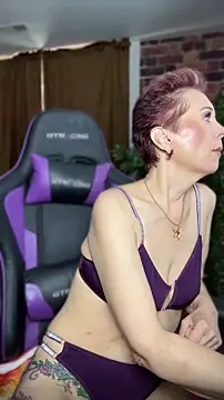 RubyLynne online show from April 29, 7:41 pm