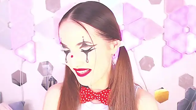 LexiKiss online show from September 19, 8:24 am