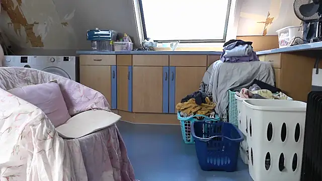 SexyAmanda32 online show from April 22, 10:34 am