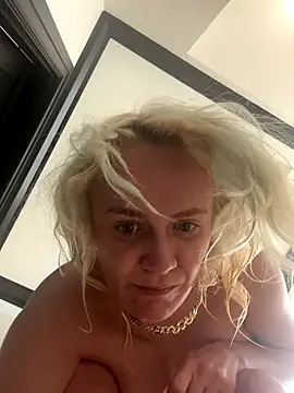 SugarTits199869 online show from October 10, 5:01 am