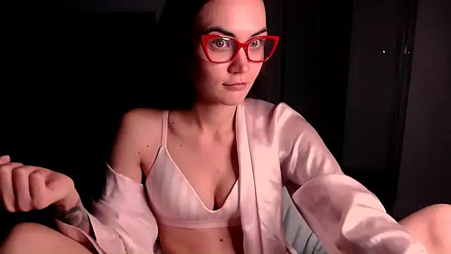 EvelynGG online show from November 7, 8:36 pm