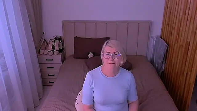 sabrinamacmarren online show from May 30, 5:54 pm
