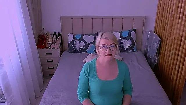 sabrinamacmarren online show from May 23, 11:08 am