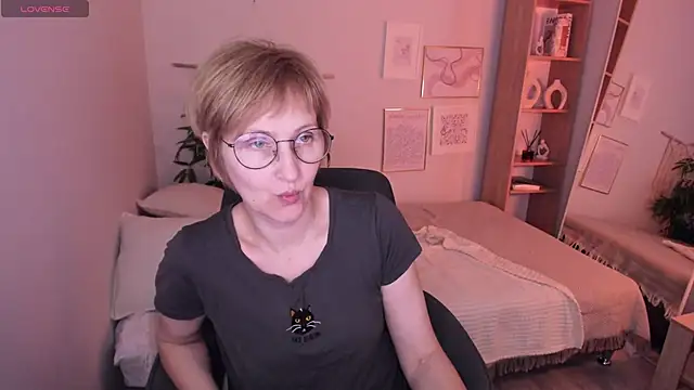 Paris Cherry online show from April 19, 12:49 pm