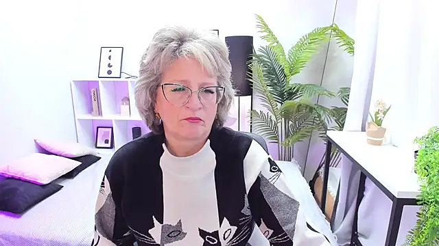 EvelynJoyful online show from October 24, 5:14 am