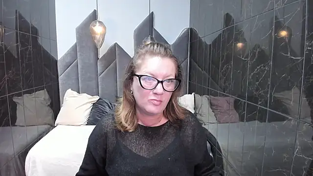 LeaPure online show from September 28, 5:25 am