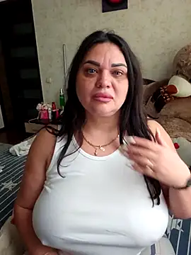 littleRikka online show from April 13, 8:04 am