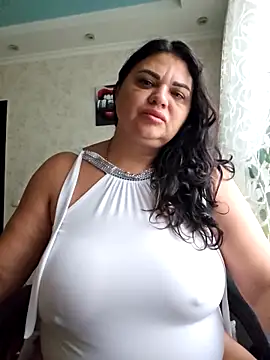 littleRikka online show from November 14, 7:30 am