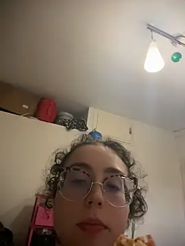 ladyturtle online show from July 27, 9:01 pm