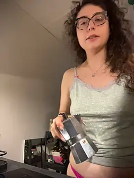 ladyturtle online show from August 3, 9:59 am