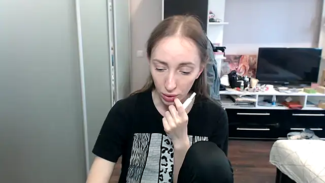 Natalimeowks online show from June 12, 4:48 pm