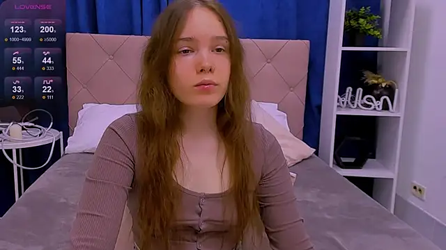 Janie JJ Curvie online show from February 19, 1:27 am