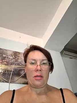  lady red  online show from September 16, 4:59 pm