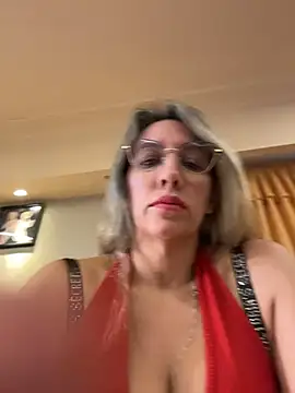 Gatitacarlita online show from April 17, 10:39 am