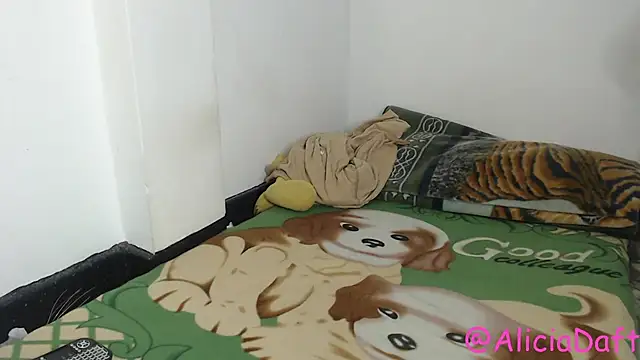 Smoke trip Alicia online show from April 15, 4:46 am