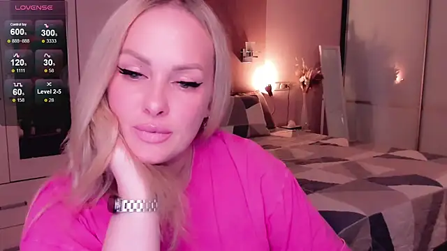 Libby Nora online show from October 11, 3:37 pm