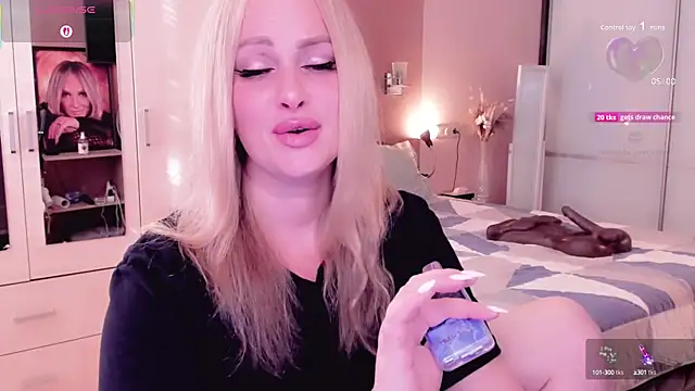 Libby Nora online show from September 30, 11:49 am