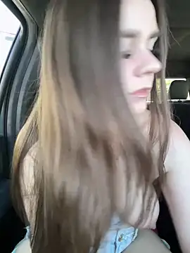 MaggyMayI online show from April 17, 3:58 pm