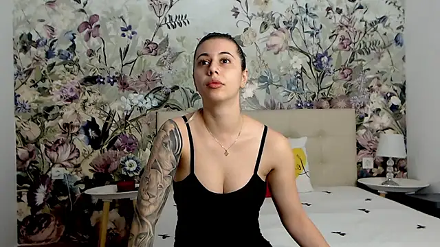 RoseDiamond06 online show from September 9, 1:33 pm