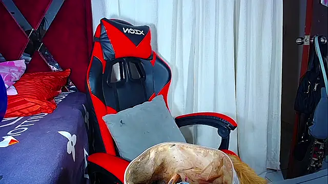 DanisaBrown online show from January 14, 2:33 pm