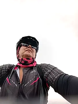 emma tour online show from September 18, 2:59 pm