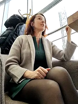 EvaXOAir online show from December 3, 6:49 am