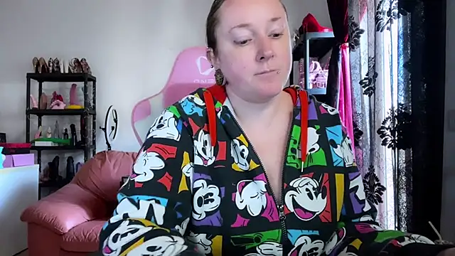 kisicaxx online show from March 24, 2:33 pm