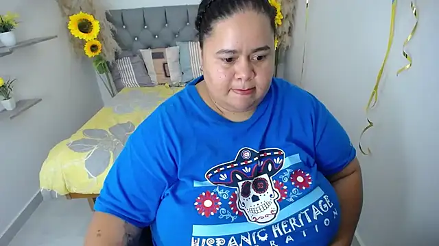 hotlesby4uxxx online show from October 4, 11:05 am