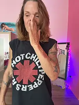 mommyselenafit  online show from April 10, 6:30 am