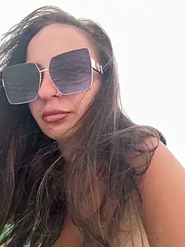 itsCassie online show from October 20, 1:03 pm