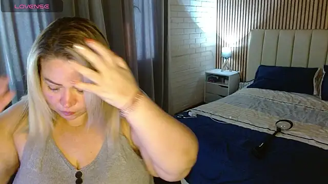 bella savati online show from December 4, 4:41 pm