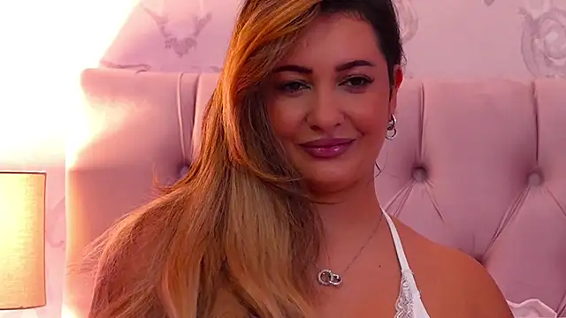 YaaraCollins online show from December 13, 7:53 pm