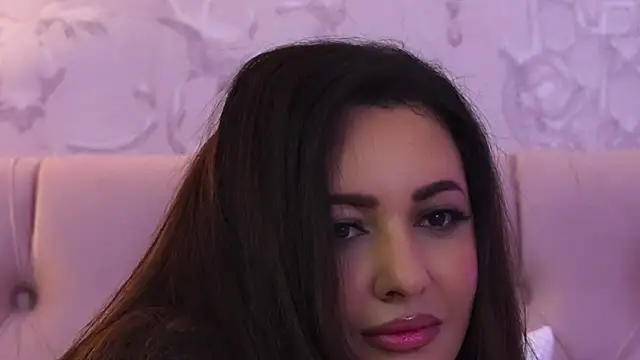 YaaraCollins online show from November 7, 8:58 pm