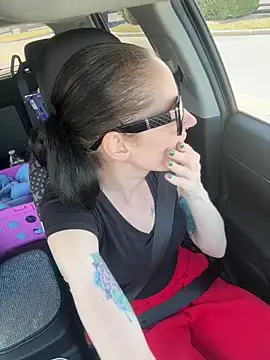 lolabunny9 online show from November 15, 5:25 pm