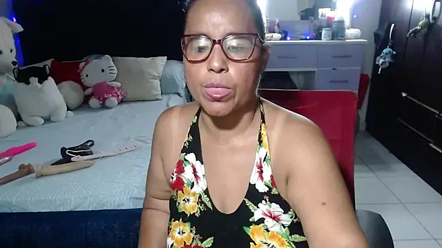 pervert mommy  online show from February 2, 11:53 am