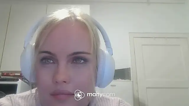 vaneza02 online show from September 15, 9:11 pm