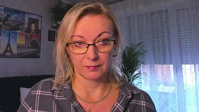 vanessa chat online show from November 3, 2:21 pm