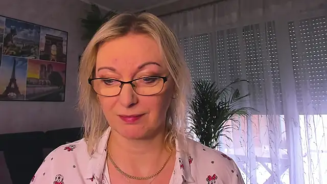 vanessa chat online show from February 4, 2:20 pm