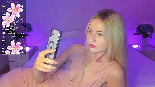 AnnaCarrera online show from September 25, 9:01 pm