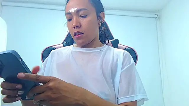 Saraahjoness online show from April 14, 1:49 am