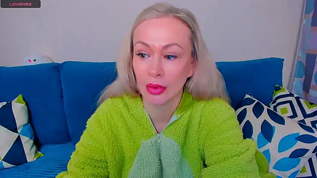 EllenMoore online show from October 7, 3:00 am