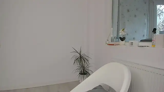 DiamondKay online show from November 11, 8:55 am