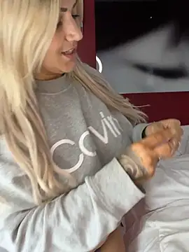 LittleMissEeve online show from December 15, 11:21 pm