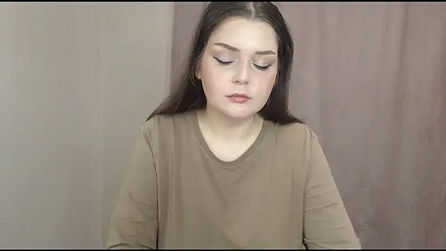 ohhhMie online show from September 28, 8:41 am